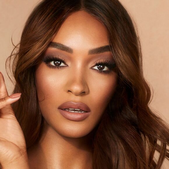 MAC Limited Edition Lipstick - Lookin Like Wealth (Matte Midtone Yellow Brown) - Picture 6 of 14